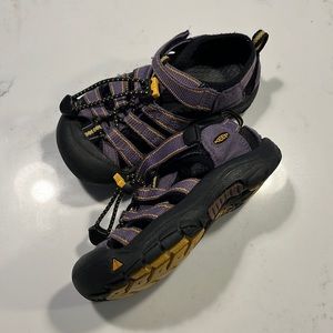 Girls 11 Keen Purple Sandals